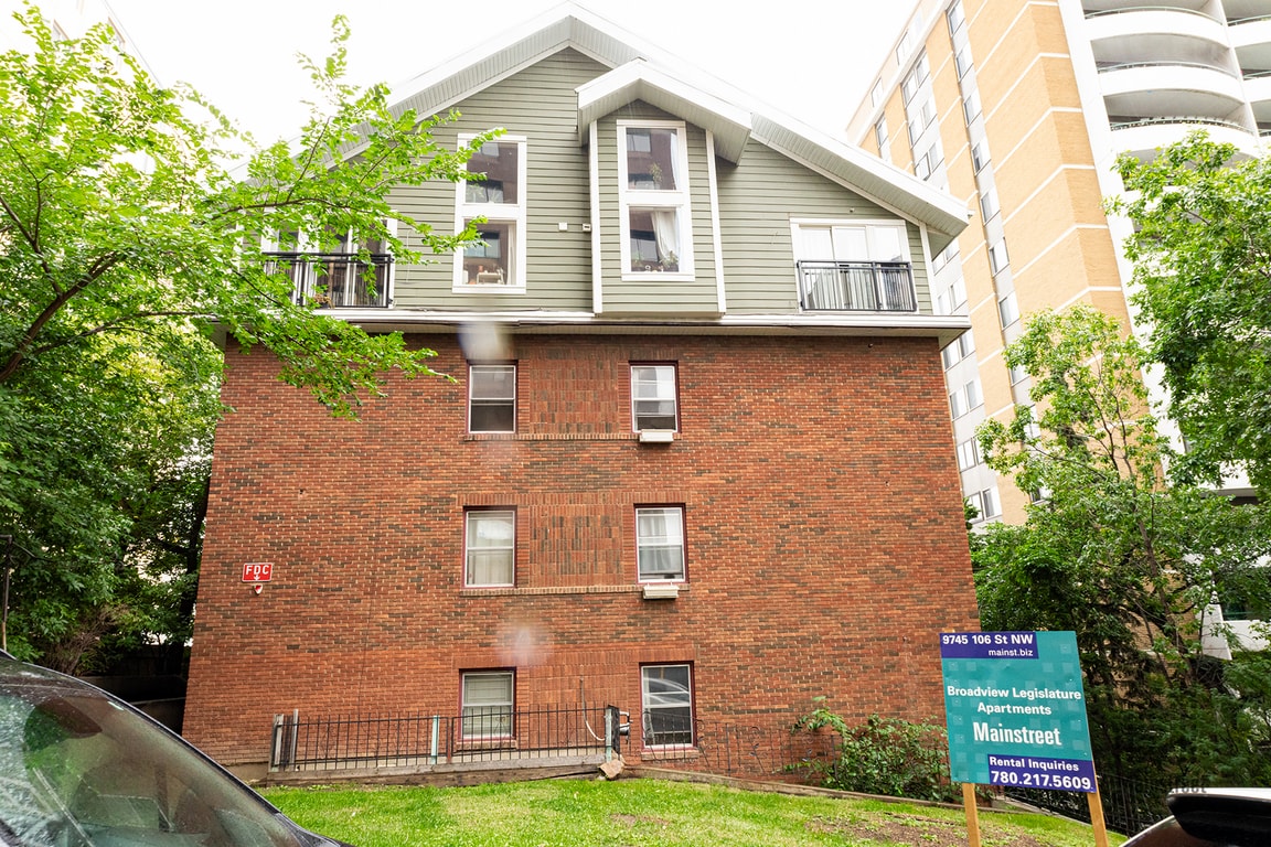 Primary Photo - Broadview Legislature Apartments
