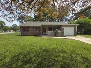 Building Photo - 201 Spring Dr