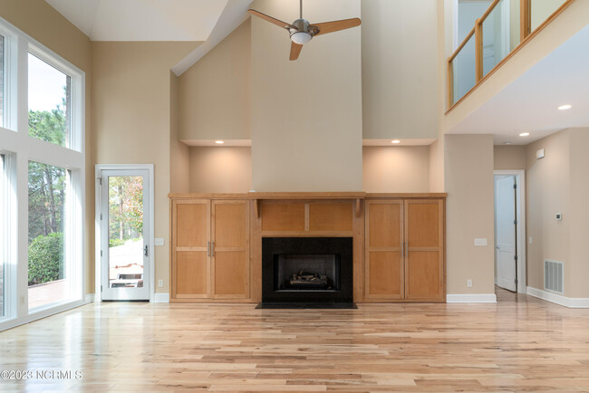 Building Photo - 110 Chesterfield Dr