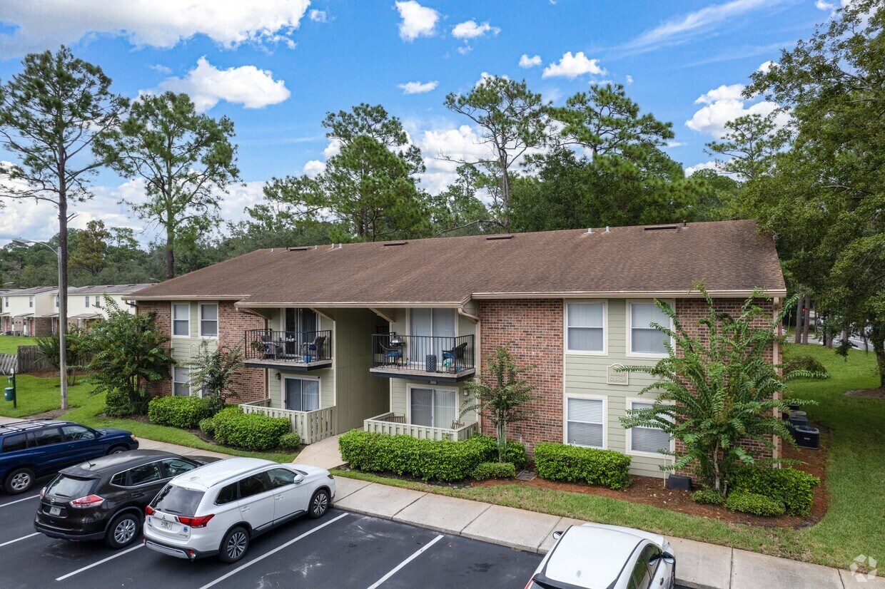 Lakes Edge At Mandarin Apartments in Jacksonville, FL