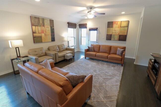 Building Photo - 11825 Carrizo Springs Path