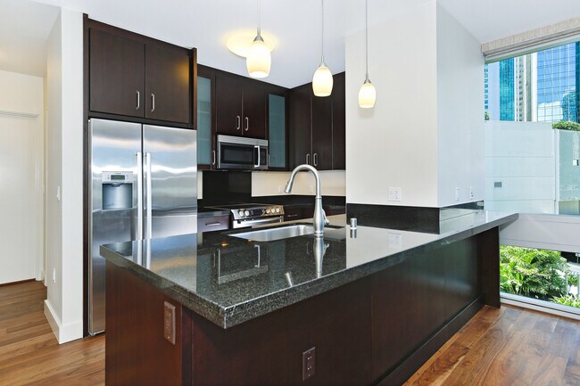 Foto del edificio - Convenient Luxury Living!! WELCOME TO WAIHONUA!!