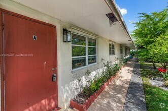 Building Photo - 5833 Taylor St