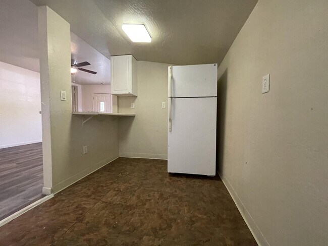 Foto del edificio - 524 W 1st Ave