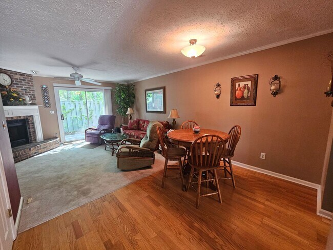 Foto del edificio - 830 44th Ave N