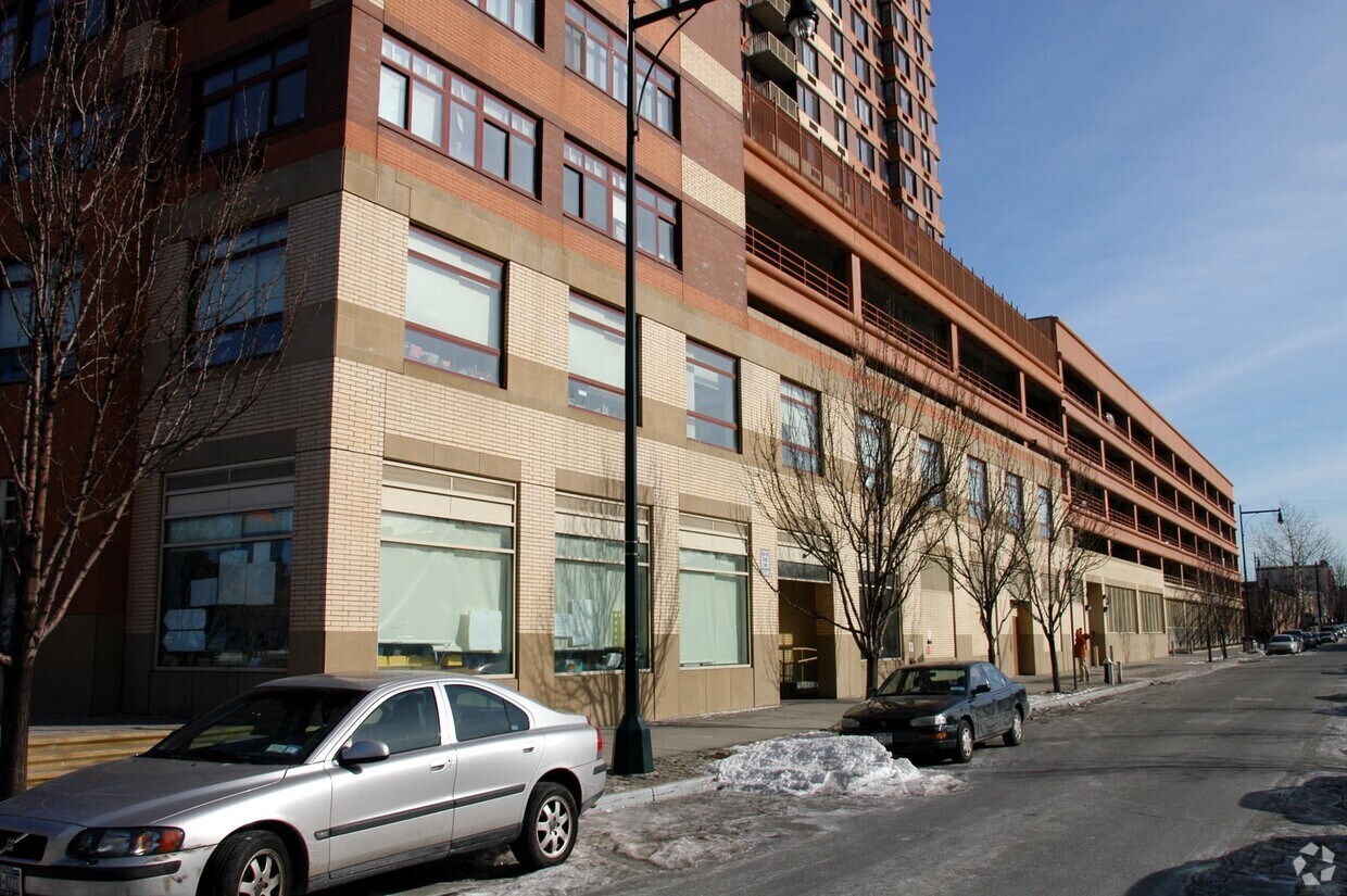 Citylights at Queens Landing 474 48th Ave Long Island City, NY