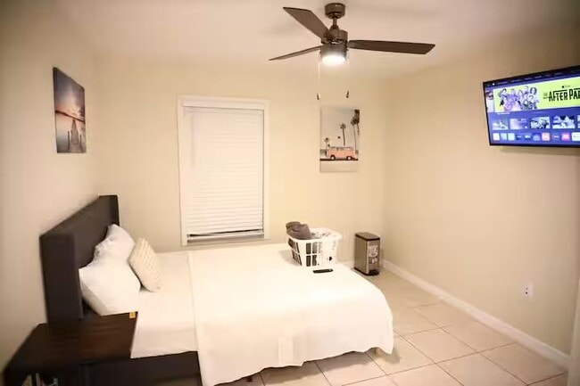 Foto del edificio - 826 N Lincoln Ave