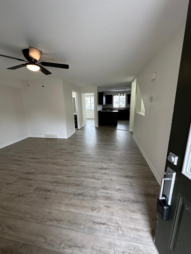 Building Photo - 2B/2B Stckd Townhome in Copperfield(each level having its own living room) IP061