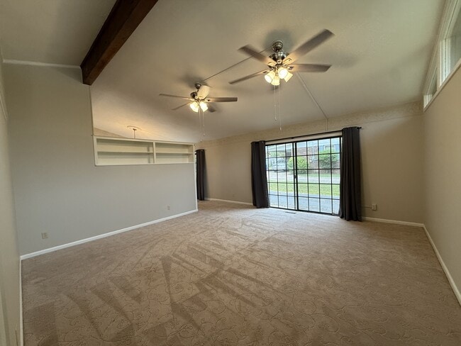 Building Photo - 107 Diamond Dr