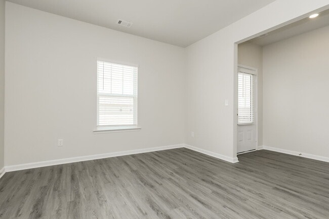 Building Photo - 1448 Sodbuster Dr