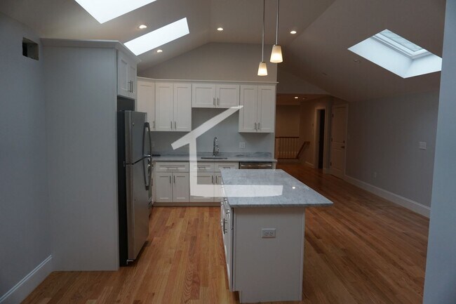 Building Photo - Fantastic 4-bed/2-bath in Brighton for 9/1