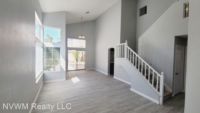 Building Photo - 4 br, 2.5 bath House - 9704 Sierra Mesa Ave