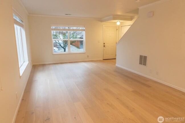 Building Photo - 3Bd/1.5Ba Seattle House