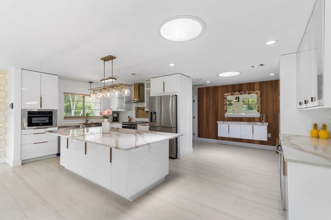 Foto del edificio - 5516 Colbright Rd