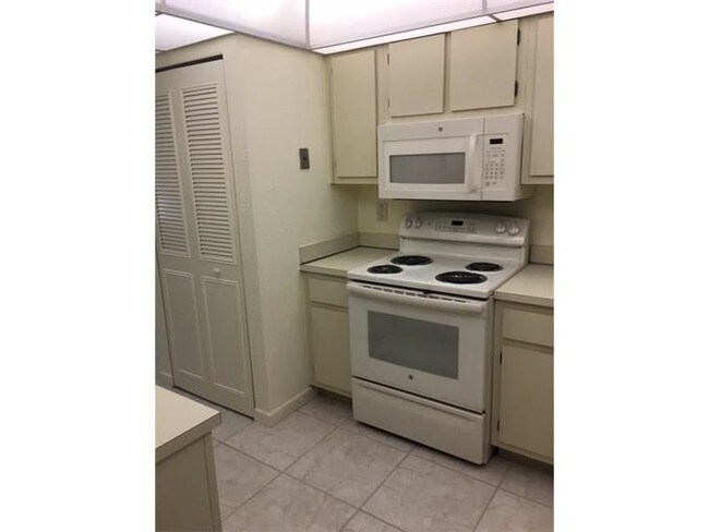 Foto del edificio - 6475 W Oakland Park Blvd