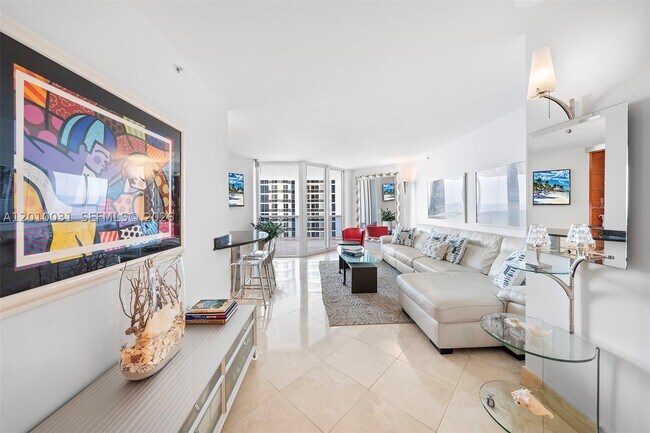 Foto del edificio - 4779 Collins Ave