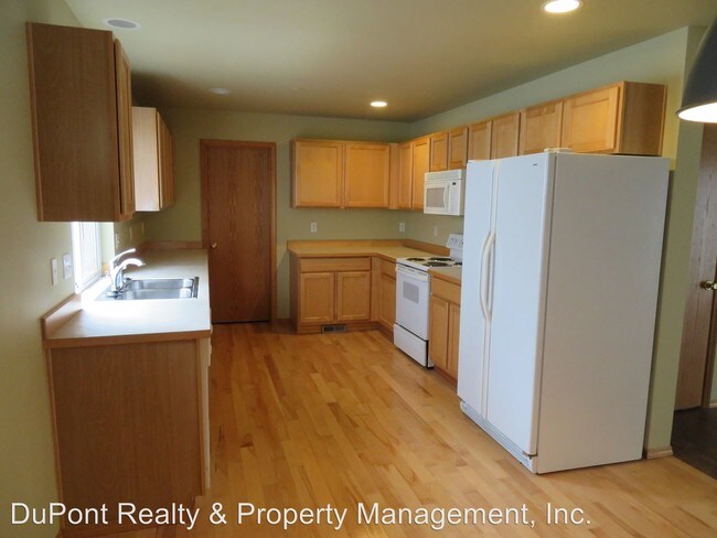 Building Photo - 3 br, 2.5 bath House - 2037 McDonald Avenue