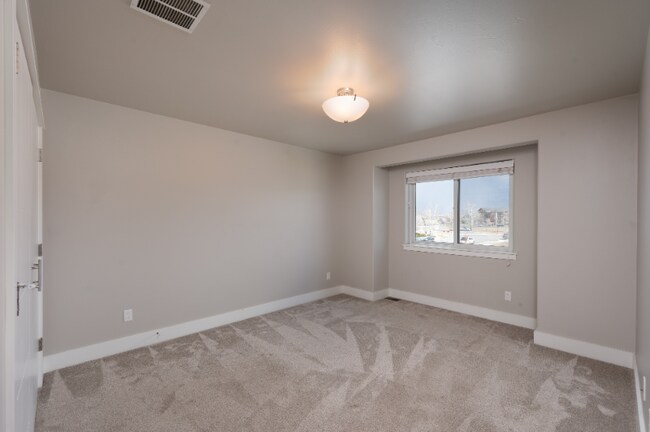Foto del edificio - 3083 Warbler Way
