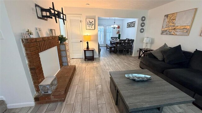 Building Photo - 250 Mill Creek Pl