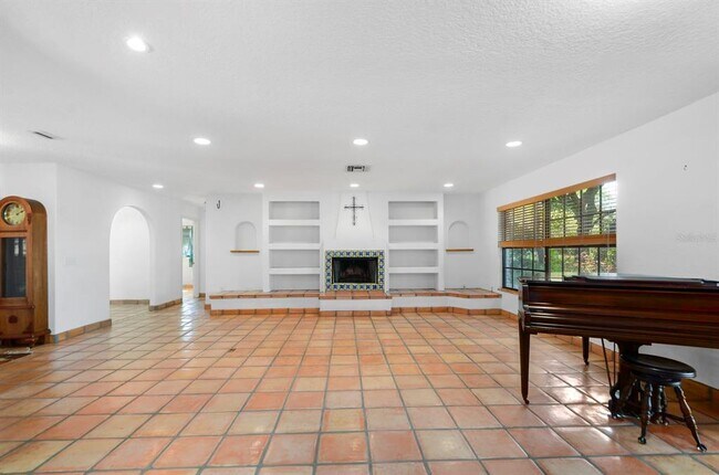 Foto del edificio - 3636 Lake Buynak Rd