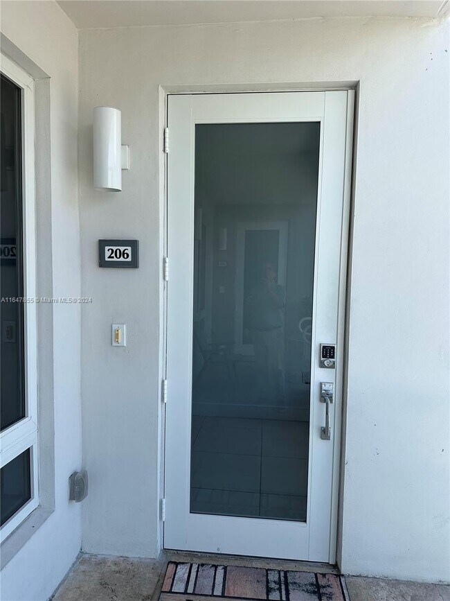 Foto del edificio - 10220 NW 63rd Terrace