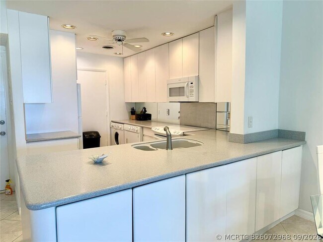 Foto del edificio - 6000 N Ocean Blvd