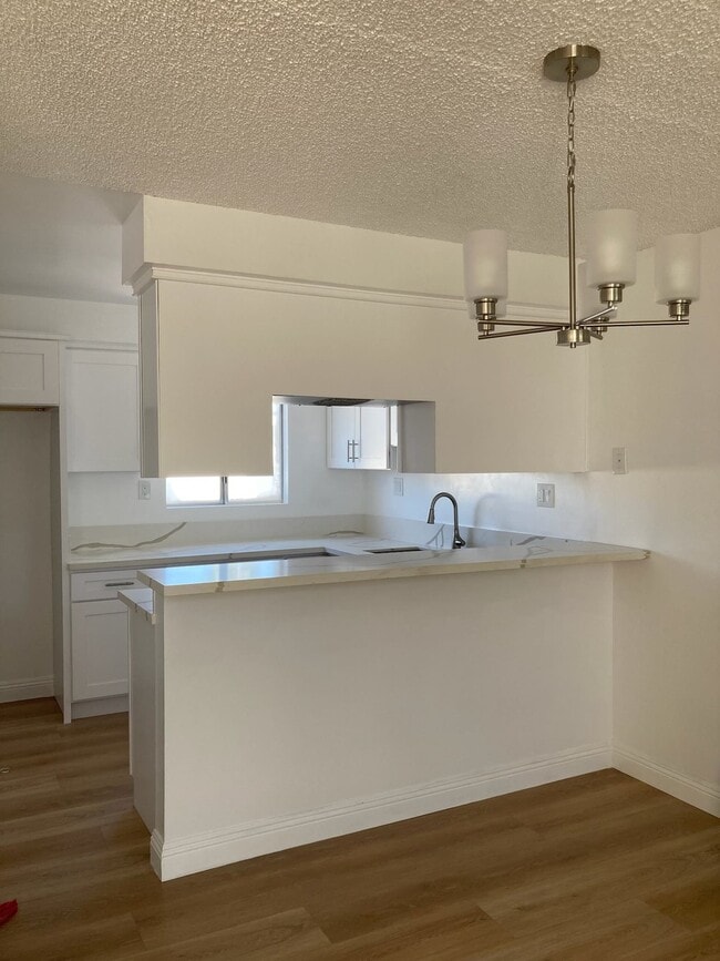 Building Photo - Beachside Apartments