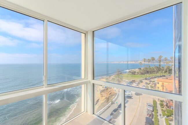 Foto del edificio - 939 Coast Blvd