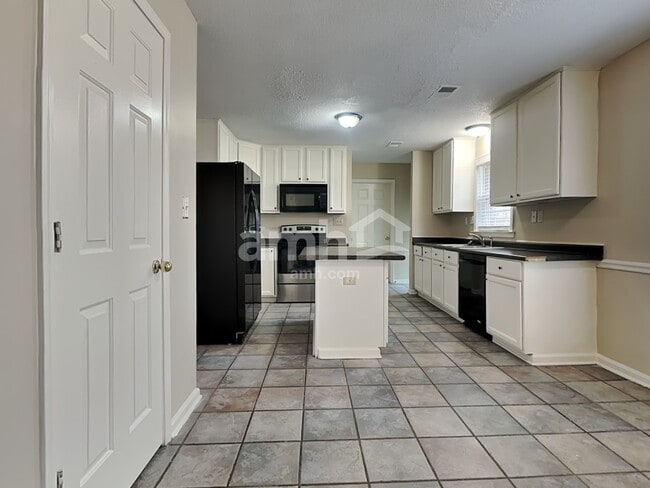 Building Photo - 7562 Sandy Brook Cv