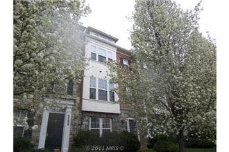 Building Photo - 2207 Kimball Pl