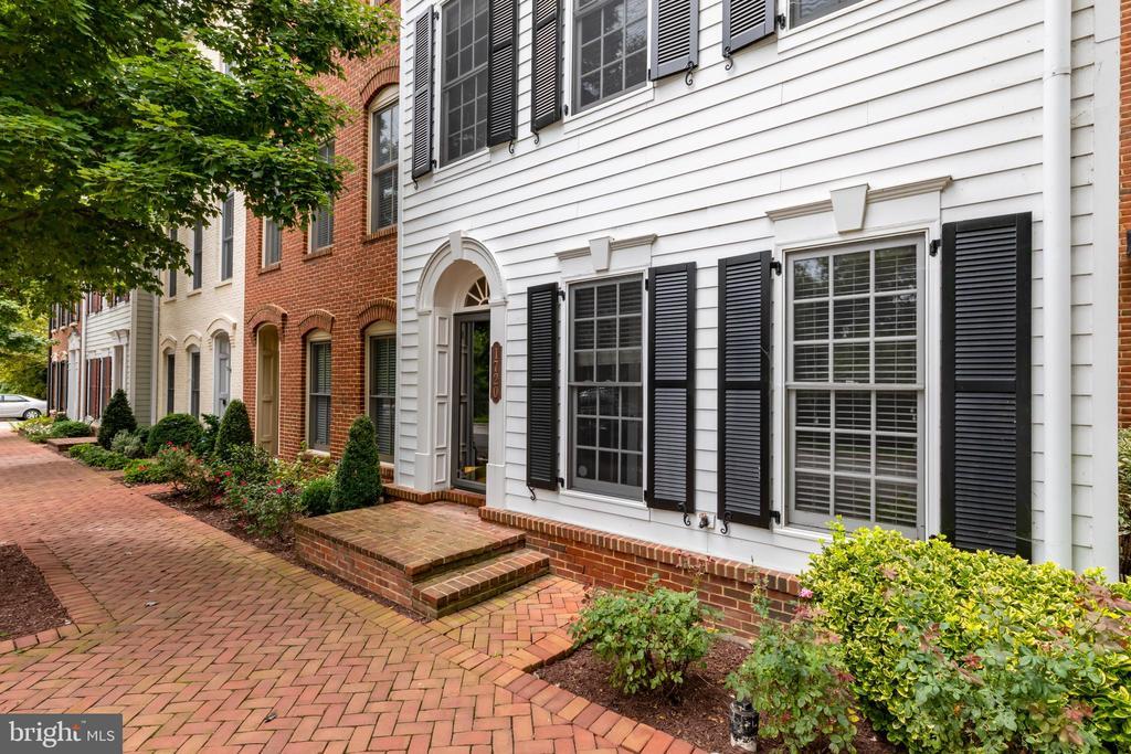 Foto principal - 1720 Carpenter Rd