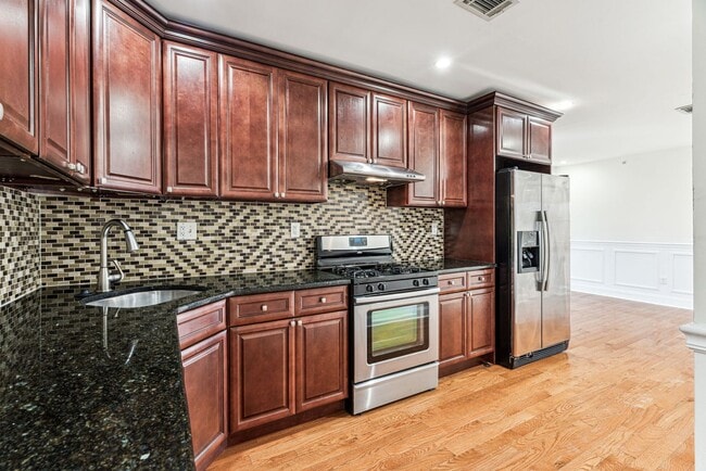 Photo - 1523 Ellsworth St Apartment