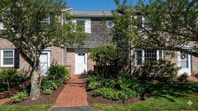 Building Photo - 8 Captain Cook Ln
