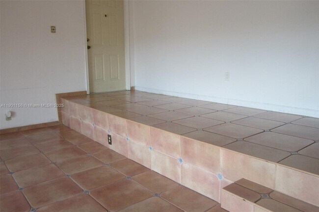 Building Photo - 4850 SW 63rd Terrace