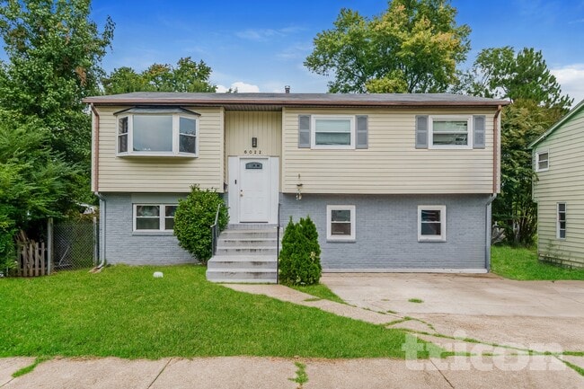 Building Photo - 6022 Lucente Ave