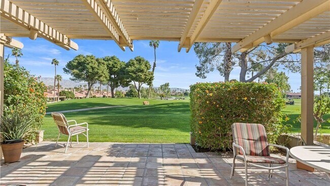 Foto del edificio - 41220 Woodhaven Dr W