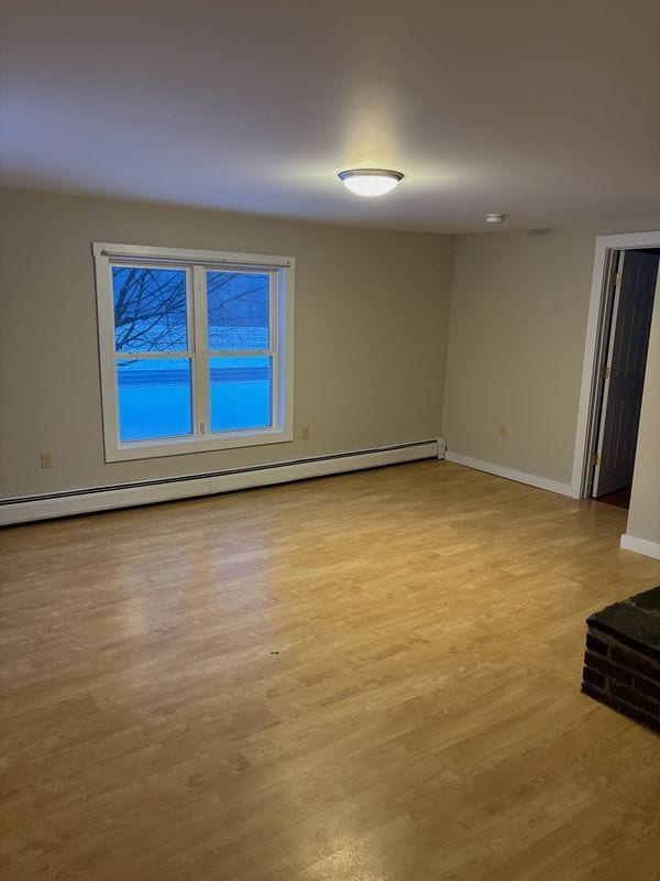 Building Photo - 450 Main St