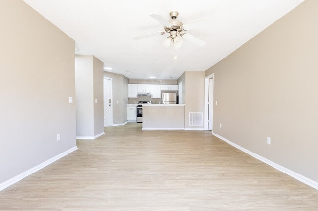 Building Photo - 1113 Loch Lomand Dr