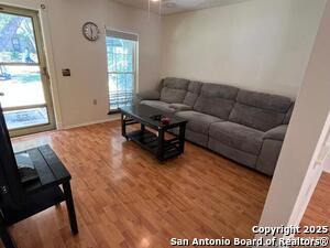 Foto del edificio - 114 Meadow Hill