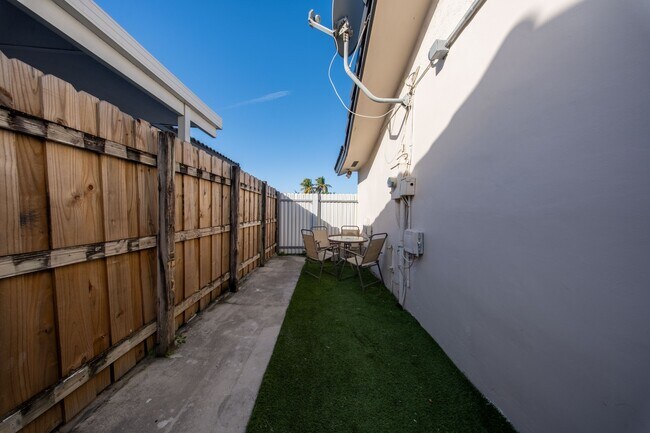 Foto del edificio - 3219 SW 141st Ave