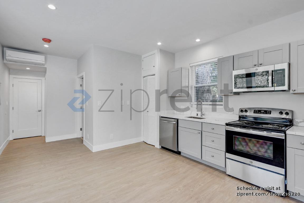 Primary Photo - 1559 9th Ave