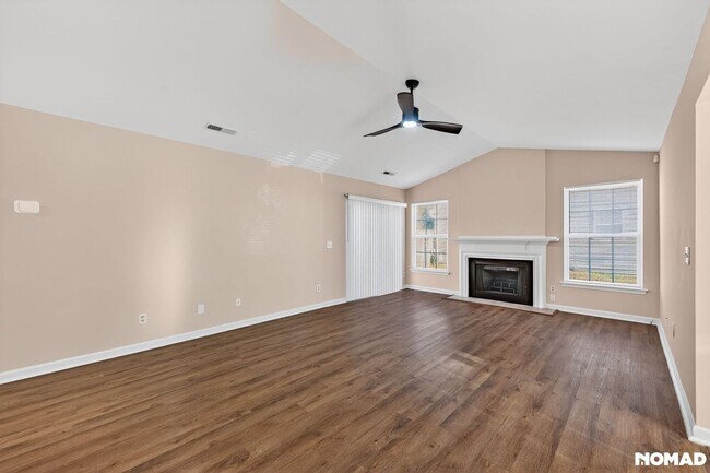 Foto del edificio - 5205 Carriage Pine Dr