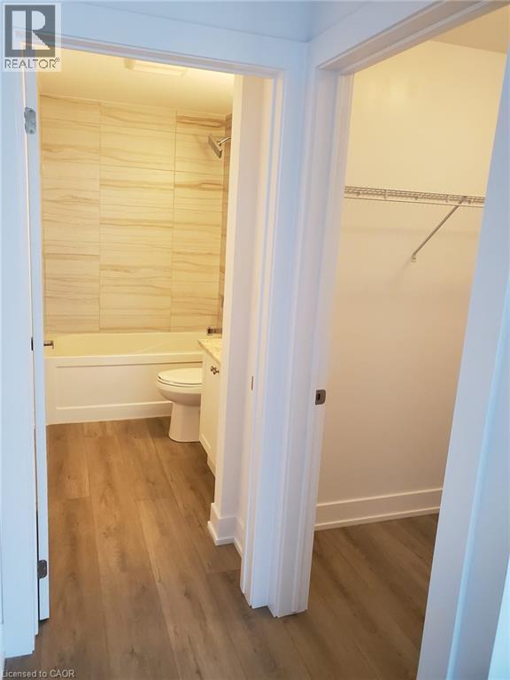 Photo du bâtiment - 601 Dundas St E