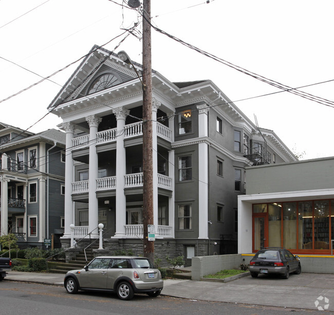 Building Photo - Historic Portland Apartments