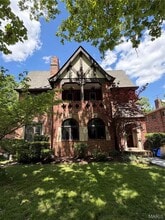 Building Photo - 7261 Delmar Blvd