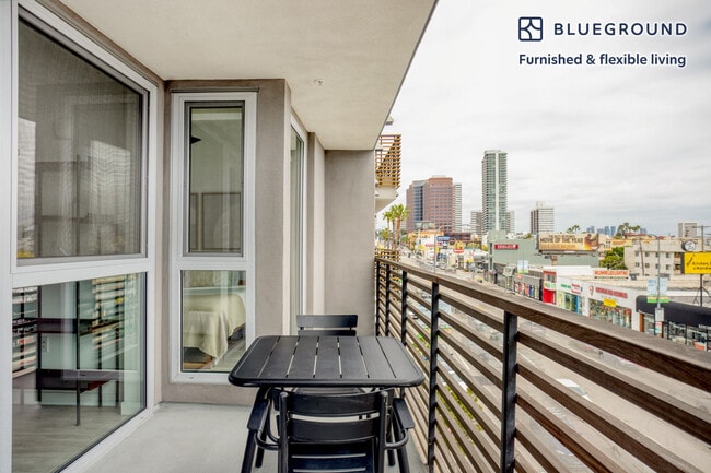 Foto del edificio - 12035 Wilshire Blvd