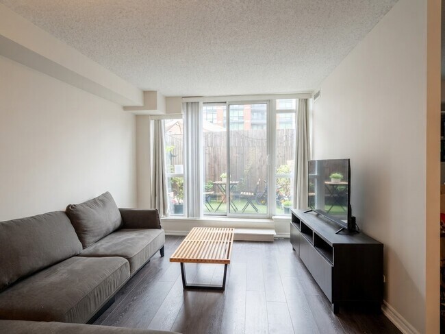 Photo du bâtiment - 525 Wilson Ave