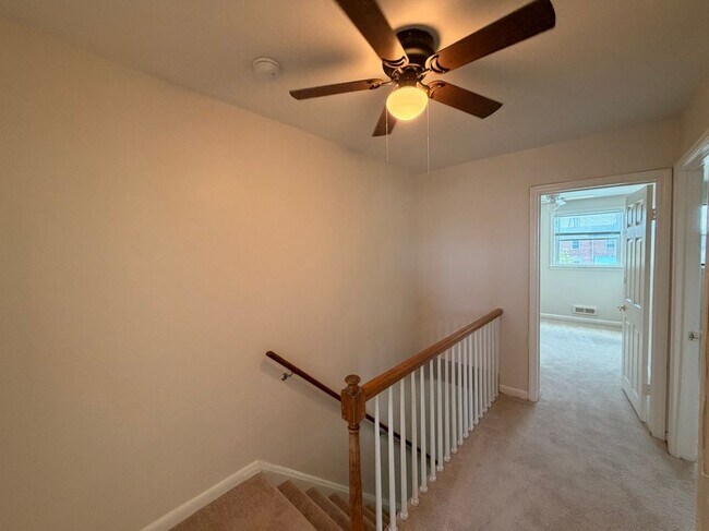 Foto del edificio - 2717 Creston Rd
