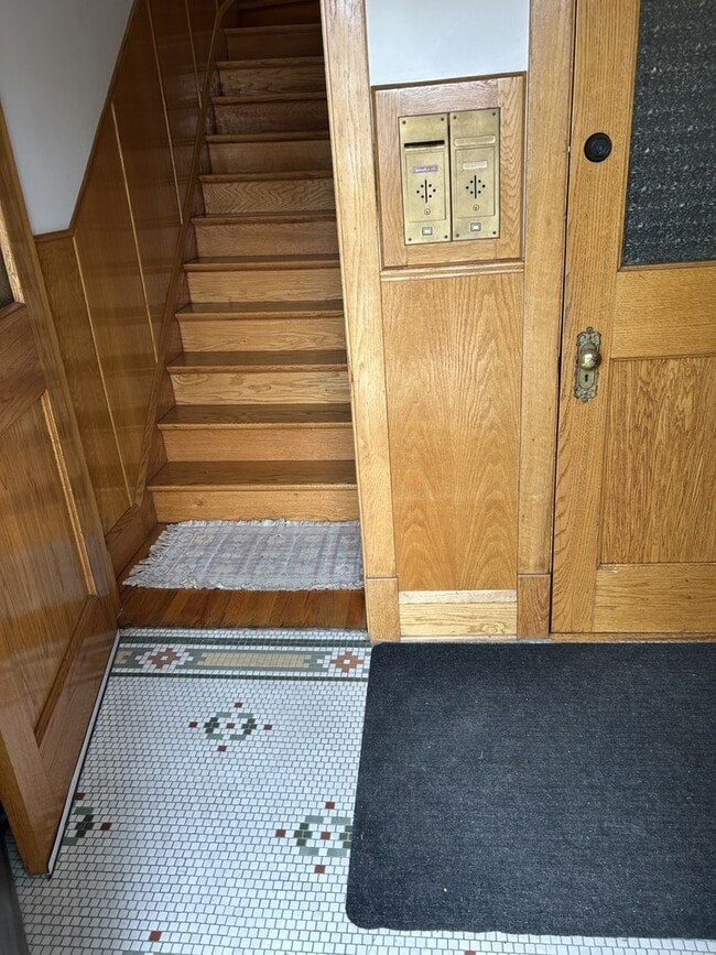 Foto del edificio - 5107 W Cullom Ave