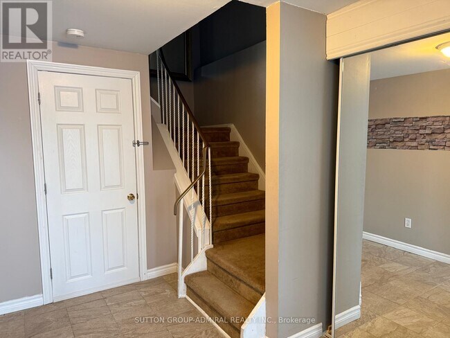 Photo du bâtiment - 82 Henderson Dr